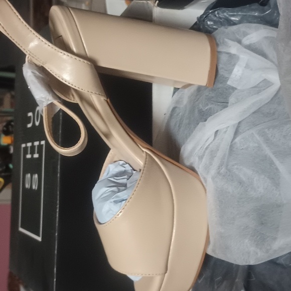 Shu Shop Geneva  Platform Sandals Size 8 and  10 - Picture 3 of 5